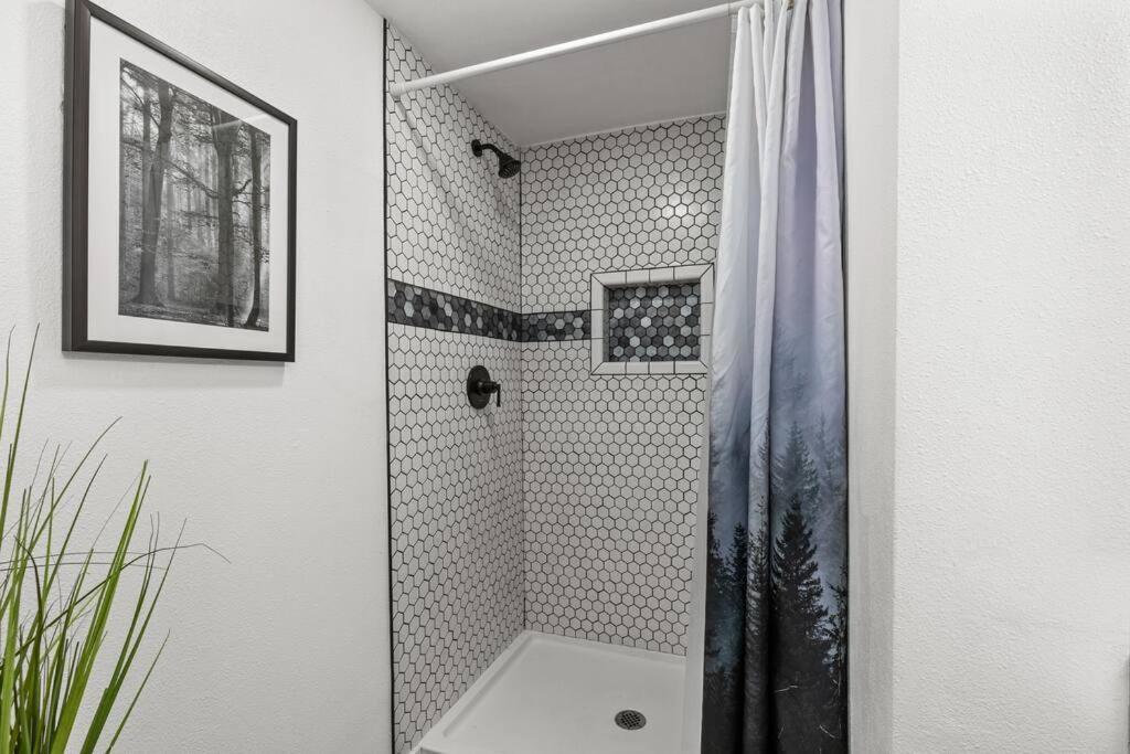 奥本Pacific Nw Gem W/Hot-Tub 15 Minutes Airport.公寓 外观 照片
